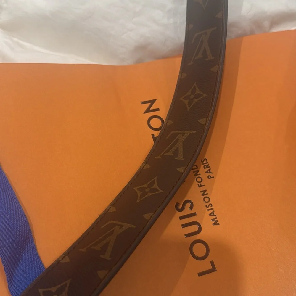 Brown and Gold Monogram Cylinder Clutch - Picture 4 of 10